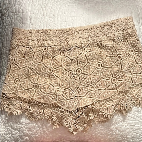 Ecote Pants - Ecoté Bohemian Crochet Shorts- Medium